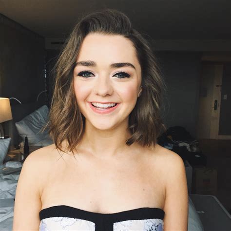 Maisie Williams responds to nude photo leak